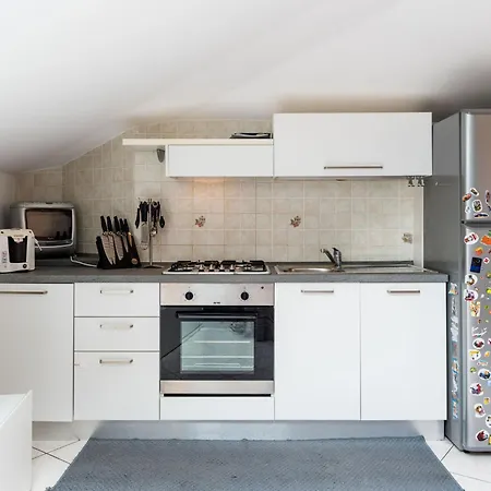 By Center And Sea By Interhome Apartament Alassio