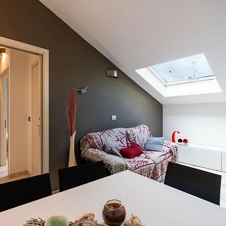 By Center And Sea By Interhome