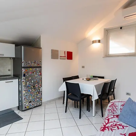 By Center And Sea By Interhome *