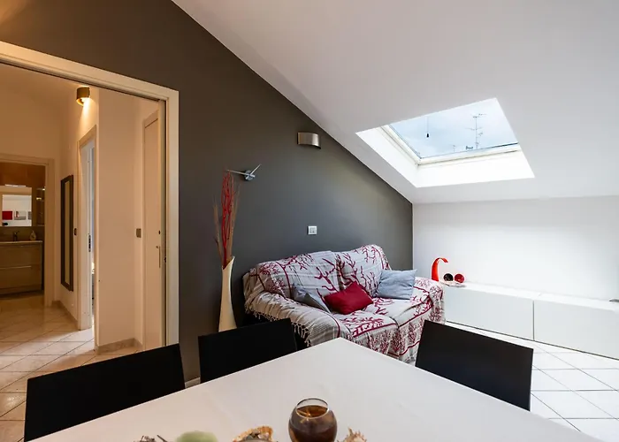 By Center And Sea By Interhome